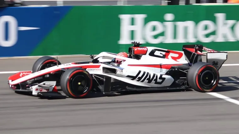 Esteban Ocon’s Haas in qualifying for the 2026 Chinese Grand Prix